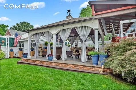 909 Jewett Avenue New York City NY 10314