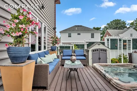 909 Jewett Avenue New York City NY 10314