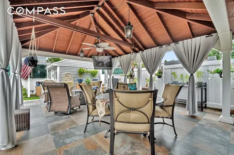 909 Jewett Avenue New York City NY 10314