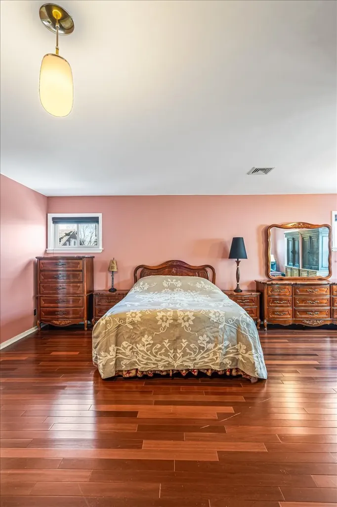 99-35 74th Avenue New York City NY 11375