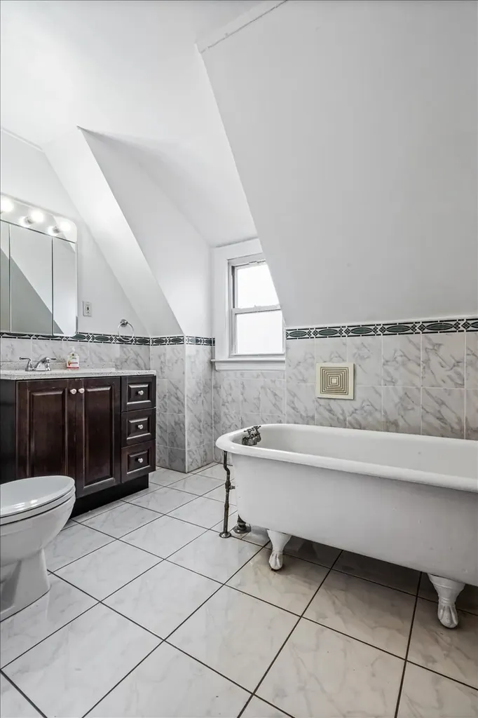 99-35 74th Avenue New York City NY 11375