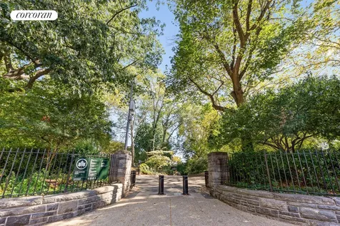 170 E End Avenue New York City NY 10128