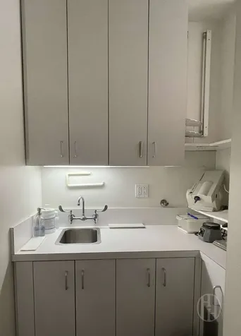 367 W 49th Street New York City NY 10023