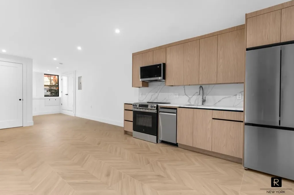 490 Irving Avenue New York City NY 11237