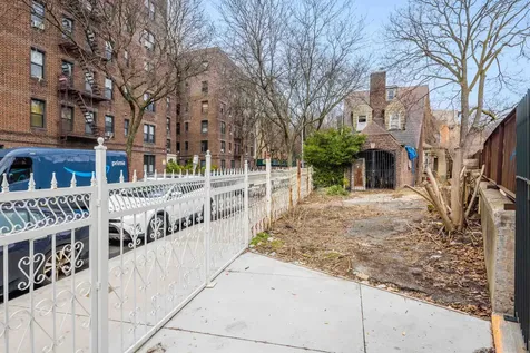 27 E 18th Street New York City NY 11226