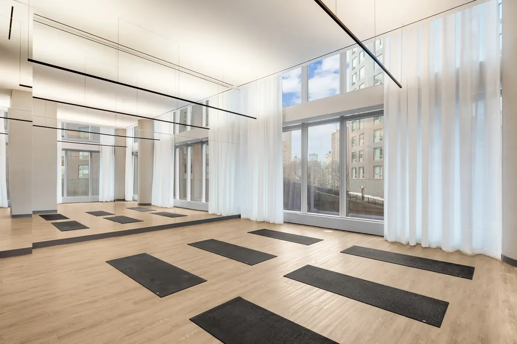 252 South Street New York City NY 10002