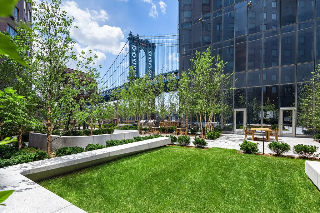 252 South Street New York City NY 10002