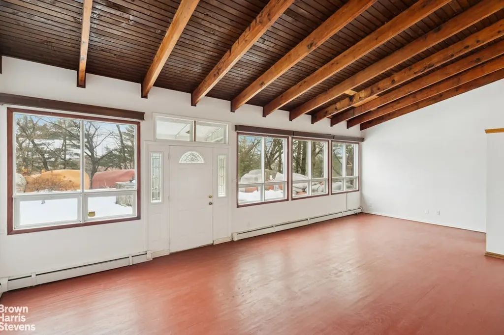 6015 Independence Avenue New York City NY 10471