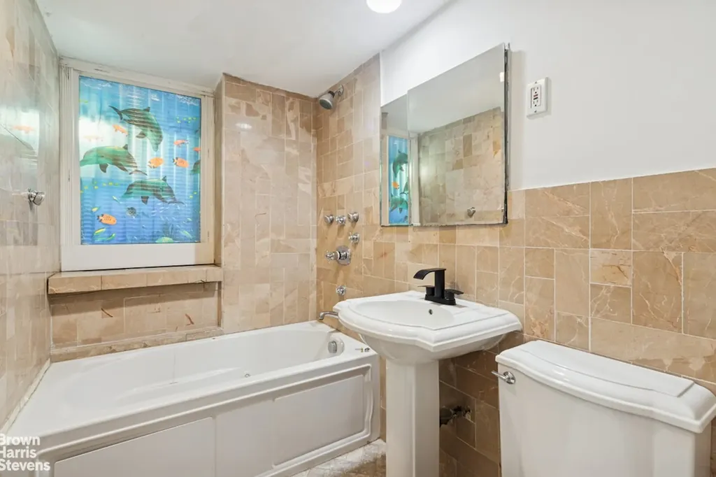 6015 Independence Avenue New York City NY 10471