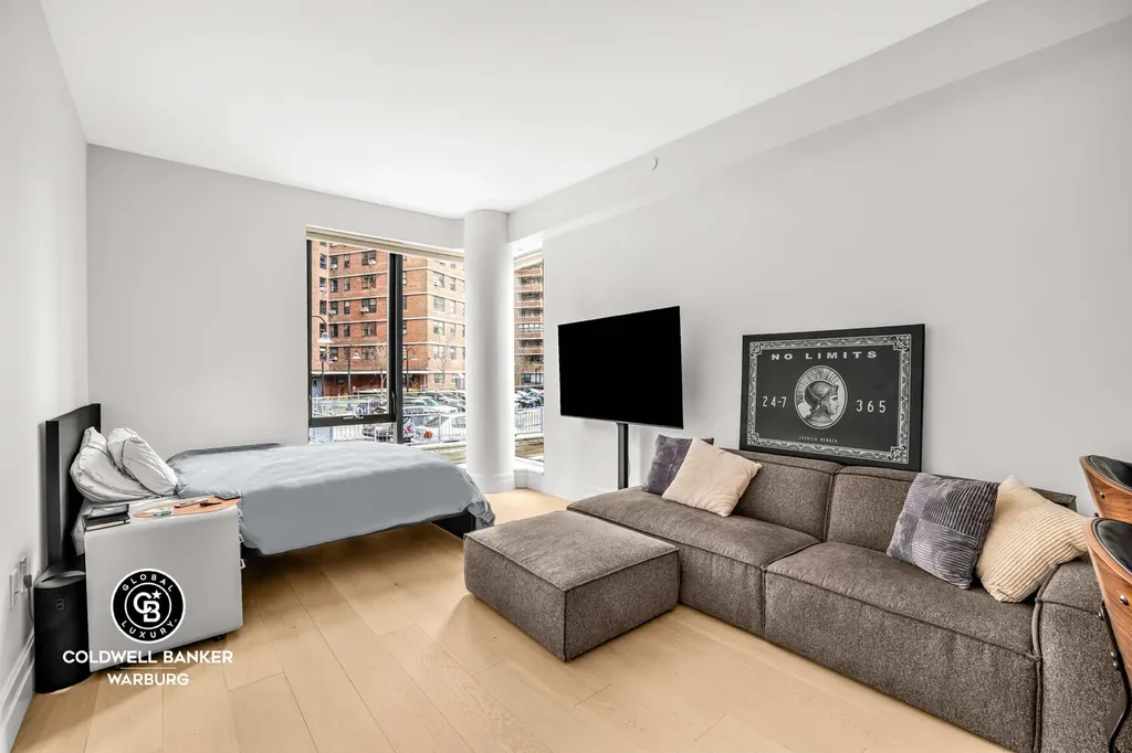 222 E Broadway New York City NY 10002