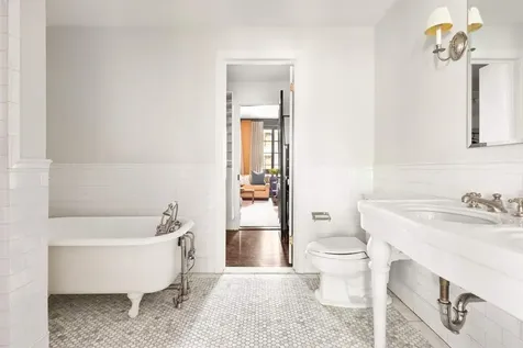 244 E 49th Street New York City NY 10017