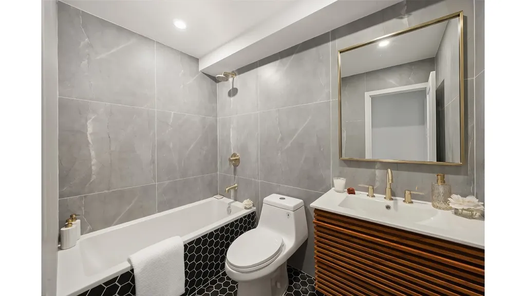 69 Clermont Avenue New York City NY 11205