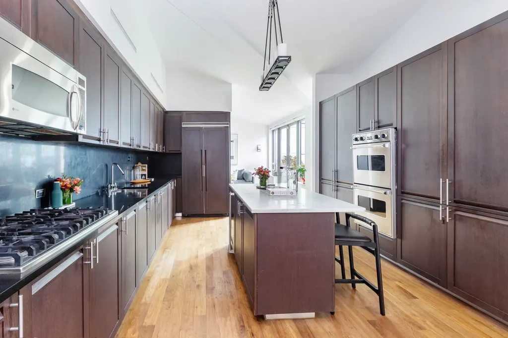 655 6th Avenue New York City NY 10010