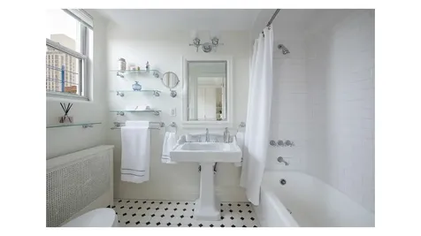 155 E 72nd Street New York City NY 10021
