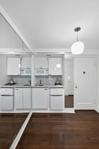 203 E 72nd Street New York City NY 10021