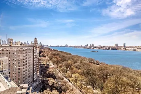 390 Riverside Drive New York City NY 10025