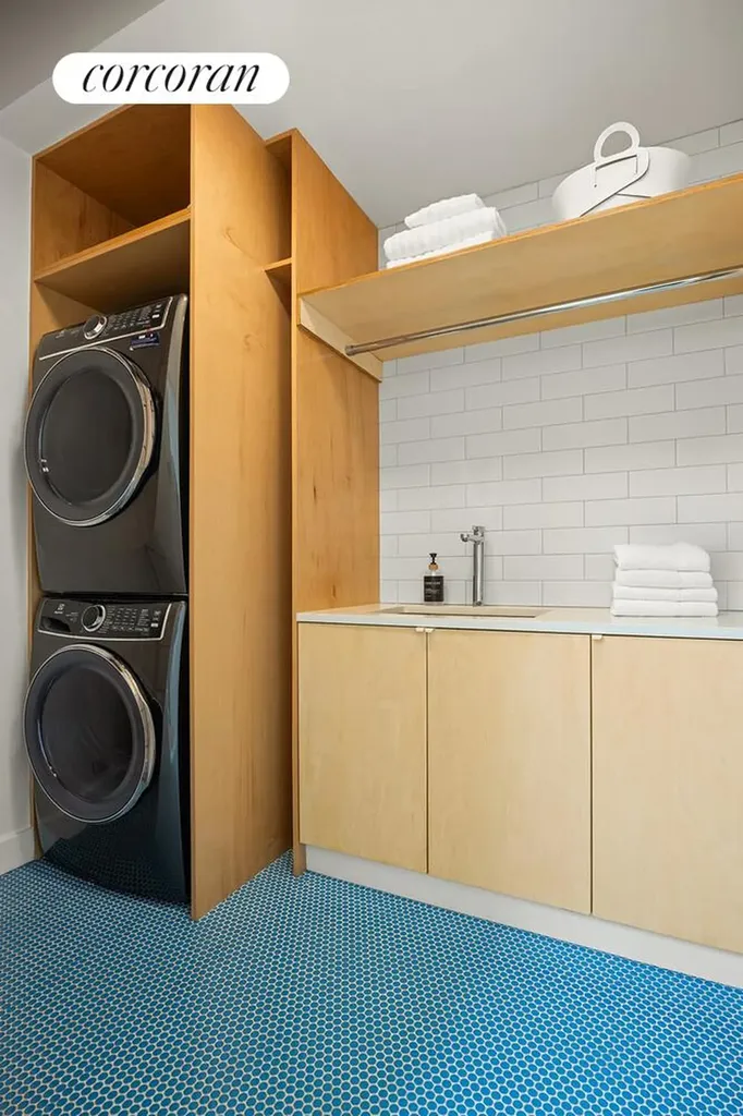 370 8th Street New York City NY 11215