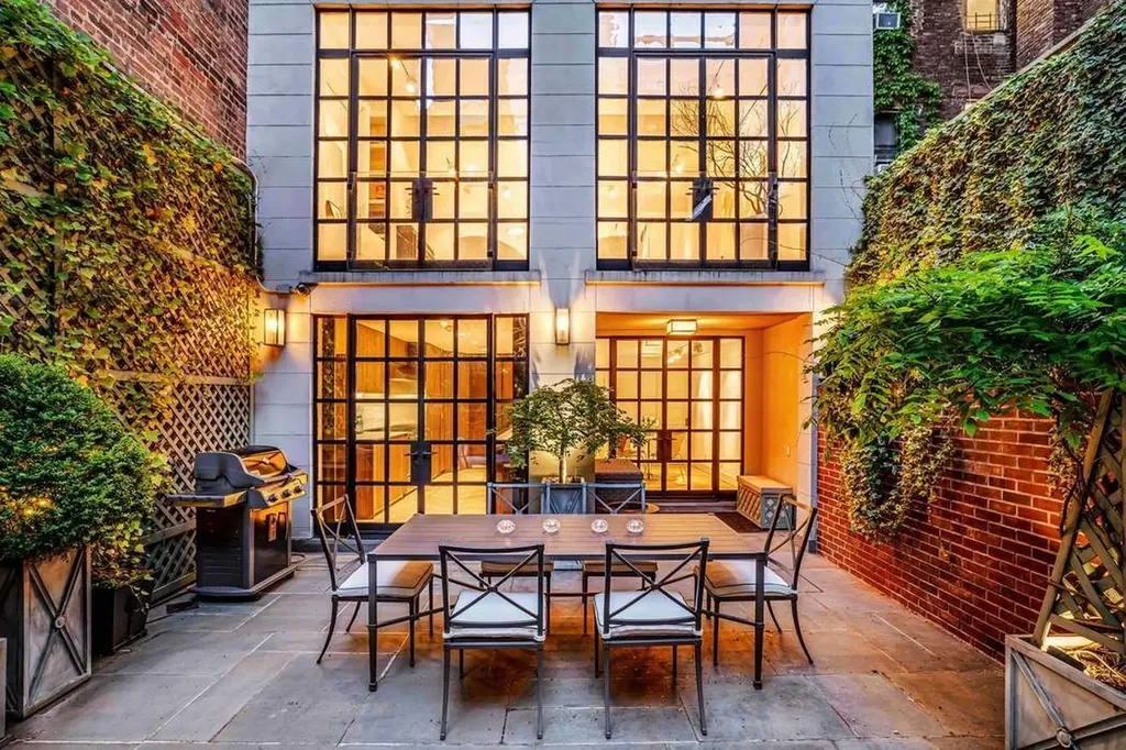204 W 21st Street New York City NY 10011