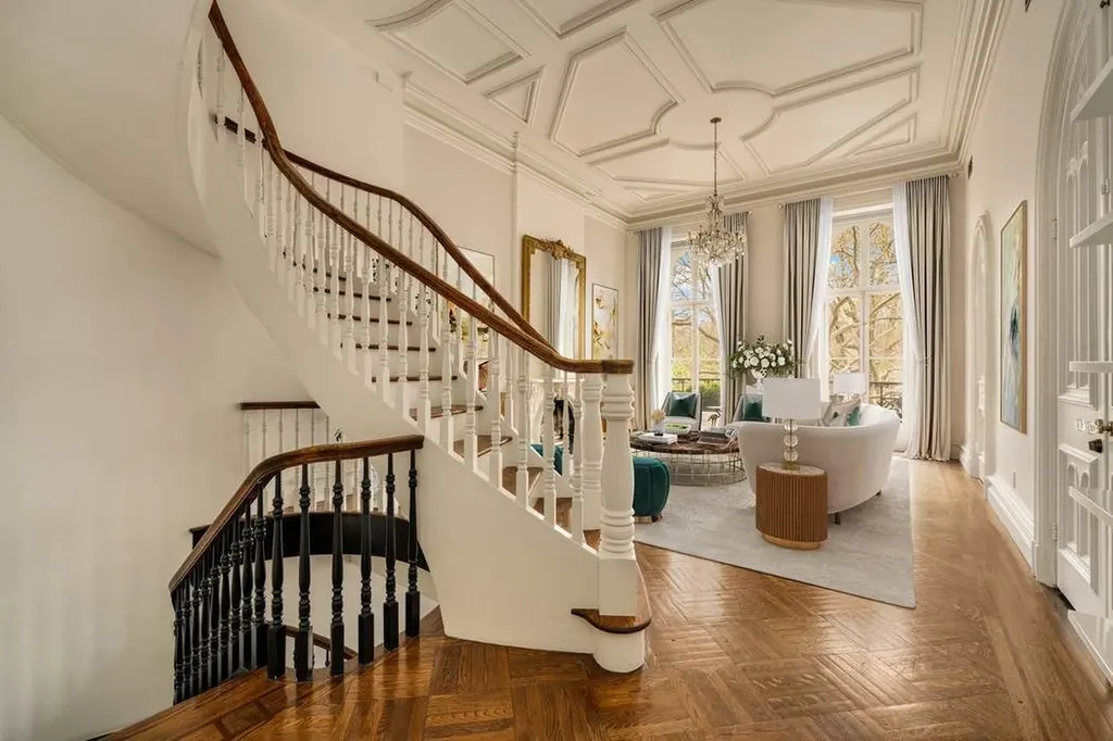 243 E 17th Street New York City NY 10003