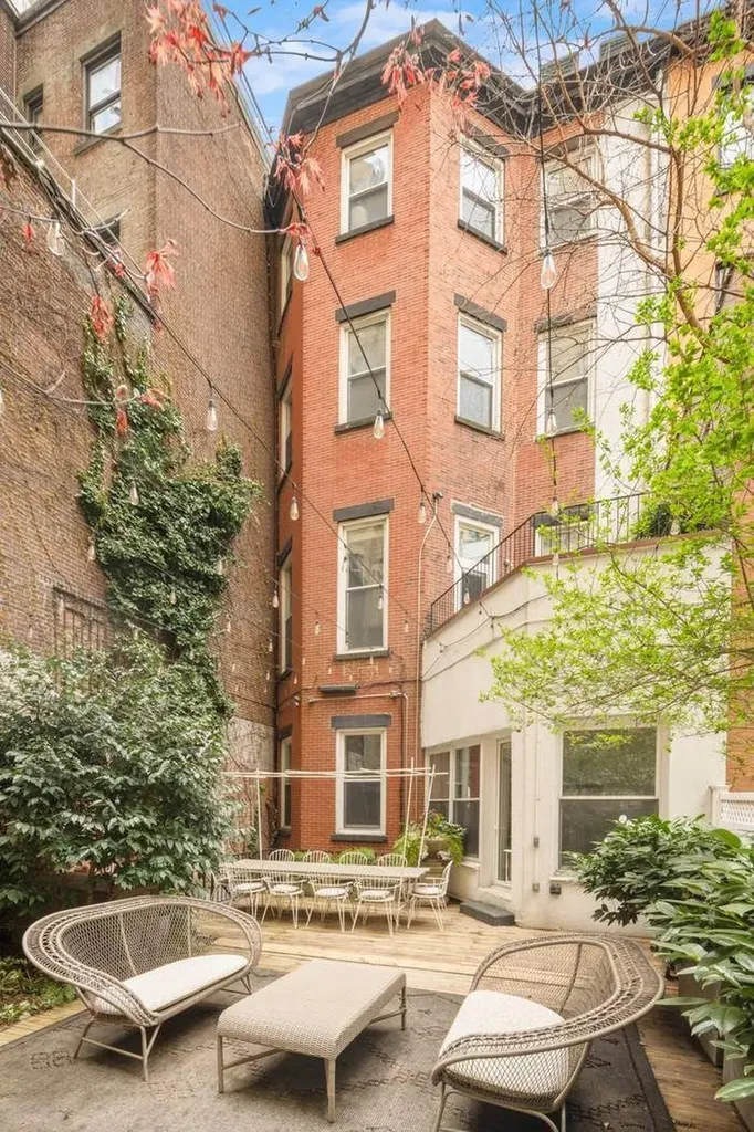 243 E 17th Street New York City NY 10003