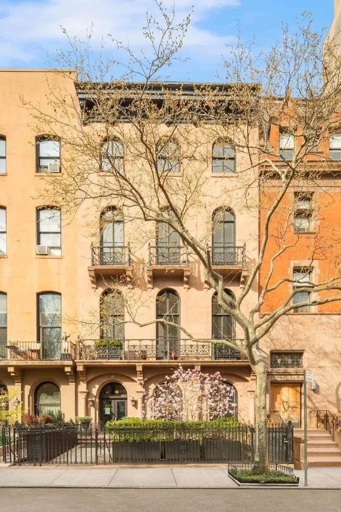243 E 17th Street New York City NY 10003