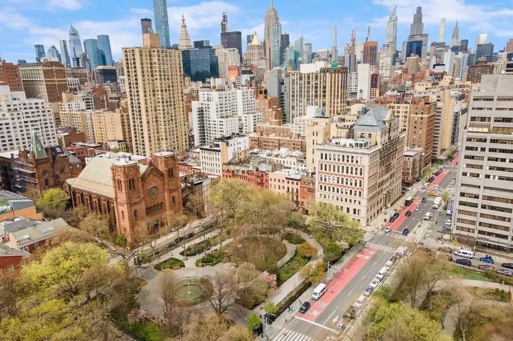 243 E 17th Street New York City NY 10003