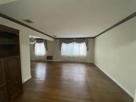 64-34 Cloverdale Boulevard New York City NY 11364