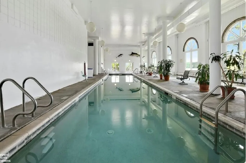 2521 Palisade Avenue New York City NY 10463