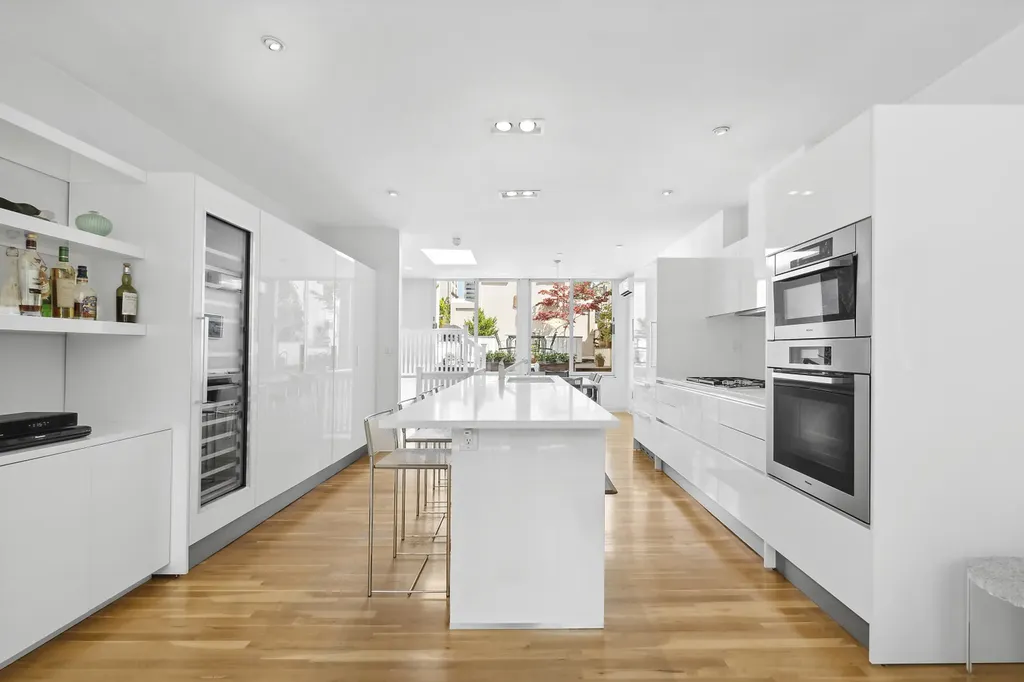 152 E 63rd Street New York City NY 10065