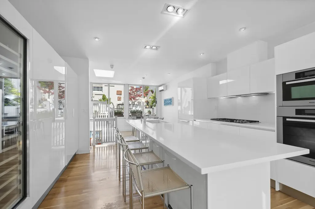 152 E 63rd Street New York City NY 10065