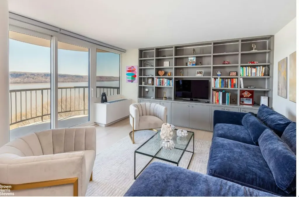 2521 Palisade Avenue New York City NY 10463
