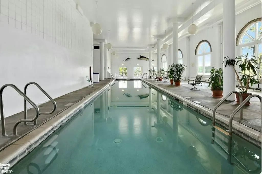 2521 Palisade Avenue New York City NY 10463