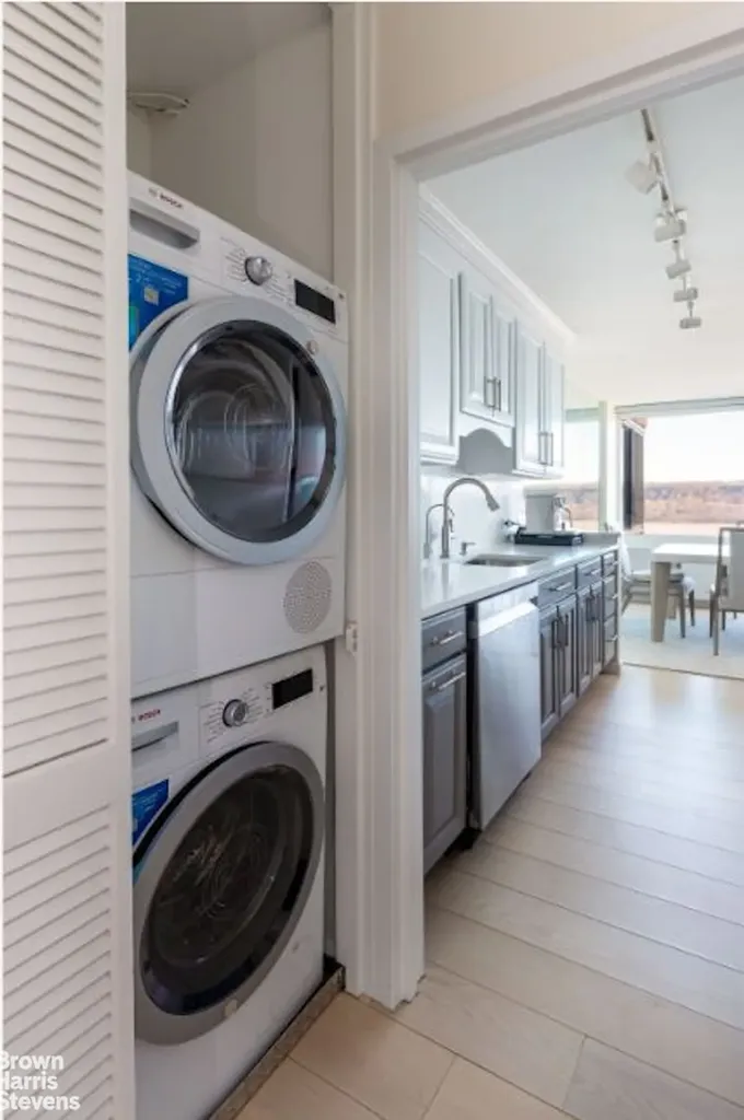 2521 Palisade Avenue New York City NY 10463