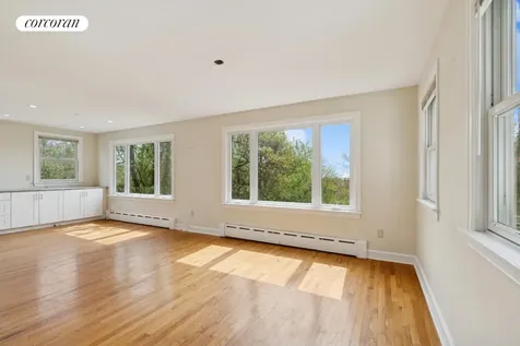 1197 Todt Hill Road New York City NY 10304