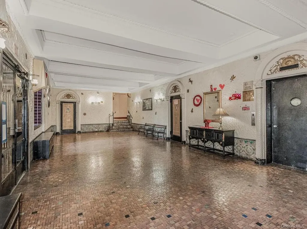 156-08 Riverside Drive W New York City NY 10032