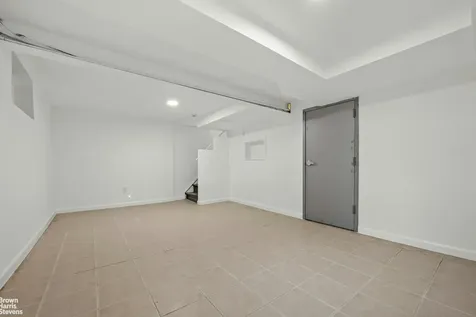 12-10 151st Place New York City NY 11357