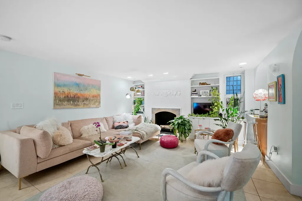 27 Perry Street New York City NY 10014