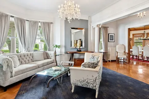 28 Shore Road New York City NY 11363