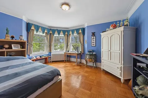 28 Shore Road New York City NY 11363