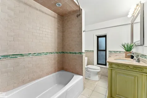 131 E 38th Street New York City NY 10016