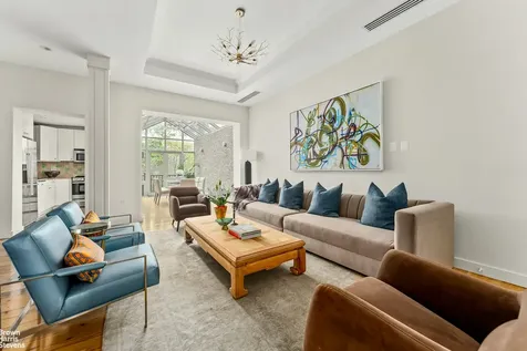 131 E 38th Street New York City NY 10016
