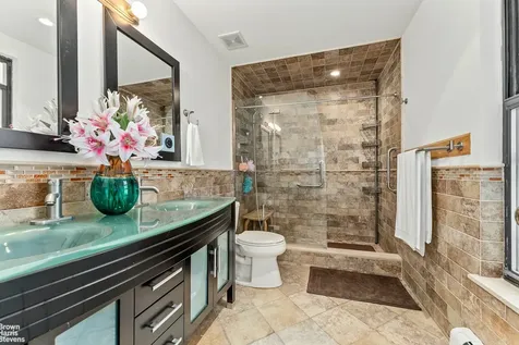 131 E 38th Street New York City NY 10016