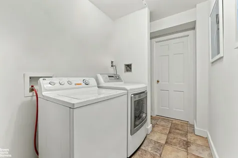 131 E 38th Street New York City NY 10016