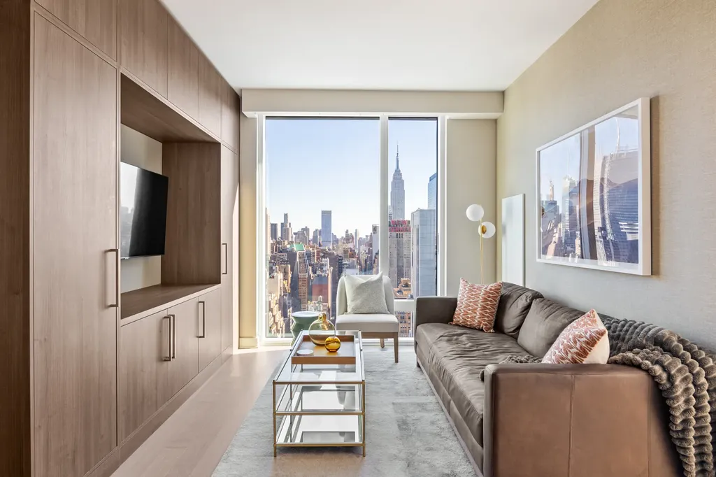 455 10th Avenue New York City NY 10018