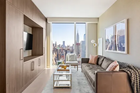 455 10TH Avenue New York City NY 10018