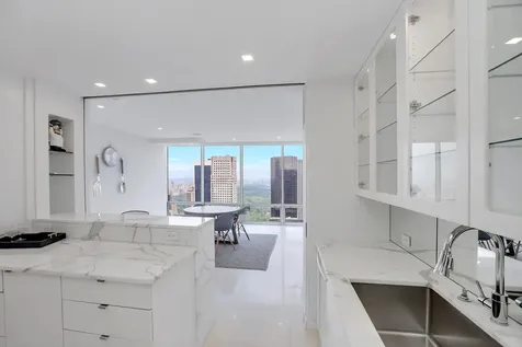 641 5th Avenue New York City NY 10022
