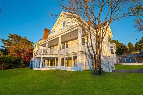 5247 Independence Avenue New York City NY 10471