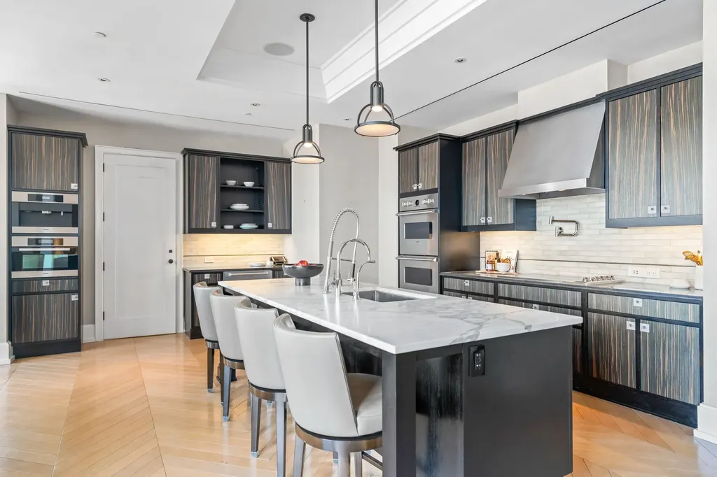 212 W 18th Street New York City NY 10011