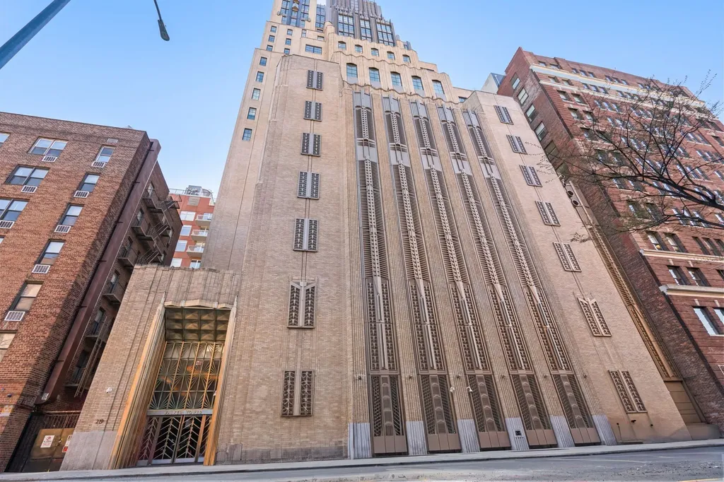 212 W 18th Street New York City NY 10011