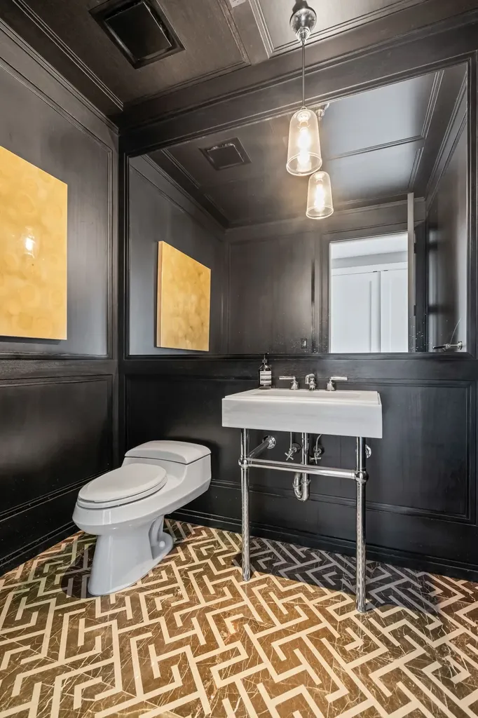 212 W 18th Street New York City NY 10011